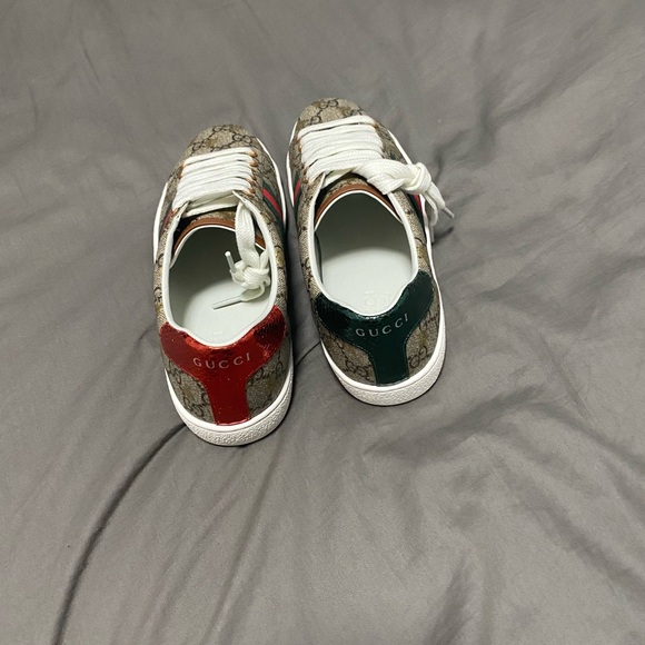 Gucci Women's Multicolor Sneakers - Picture 4 of 5